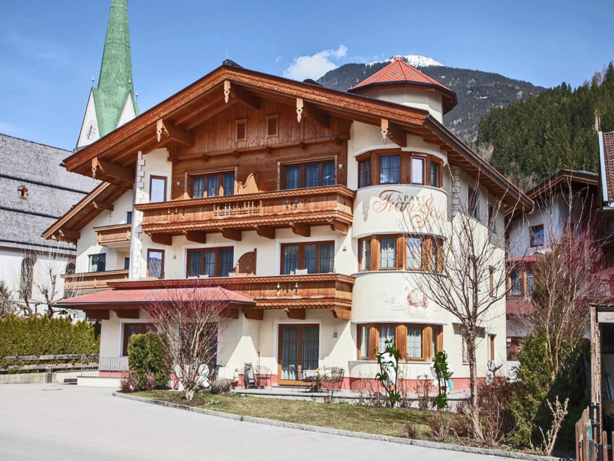 Attractive Holiday Home In Kaltenbach On The Ski Slope Stumm Dış mekan fotoğraf